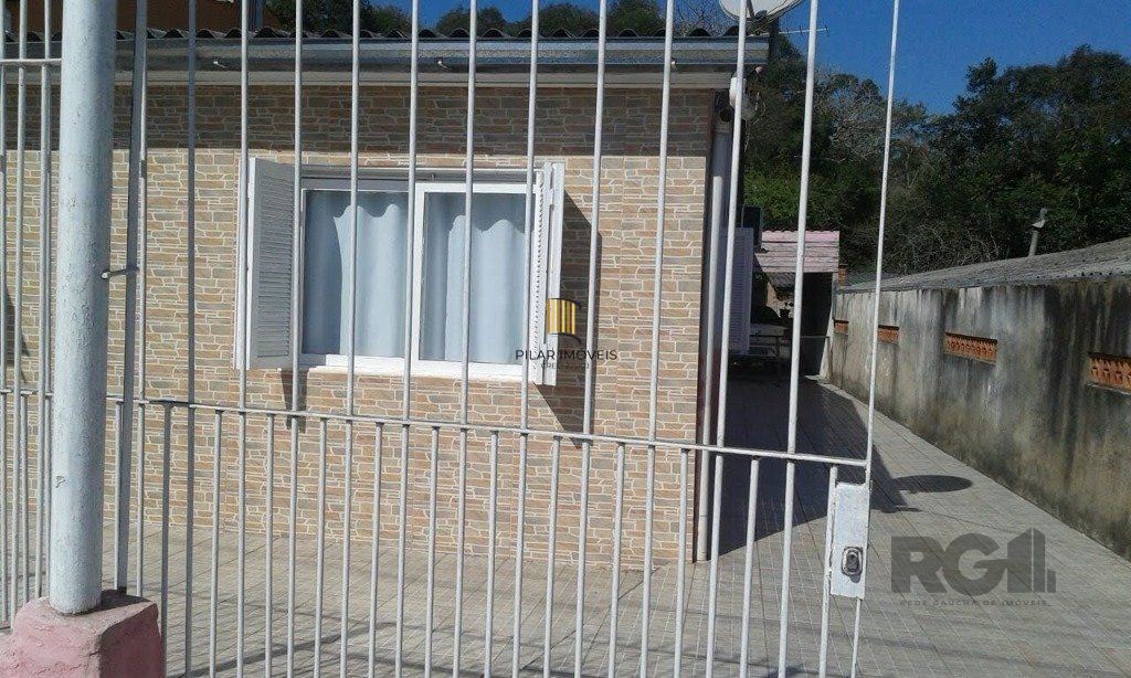 Casa de 3 dormitórios, no bairro Lomba do Pinheiro