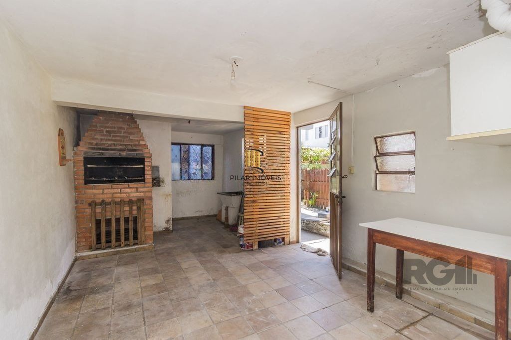 Casa de 5 dormitórios no bairro Sarandi