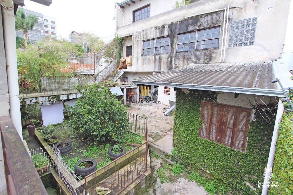 Casa para Venda - 381m², 3 dormitórios, sendo 1 suites, 4 vagas - Tristeza