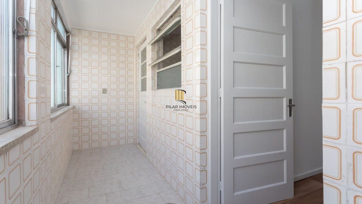 Apartamento de 2 dormitórios à venda em Petrópolis, Porto Alegre.