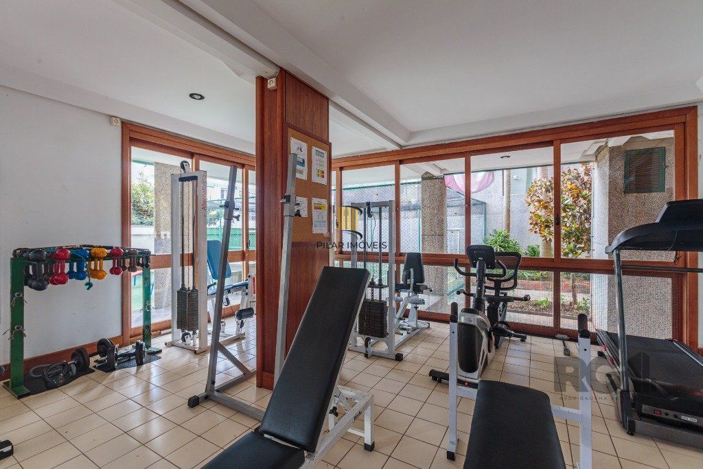 Apartamento 2 dormitórios  com 1 vaga no bairro Teresópolis em Porto Alegre