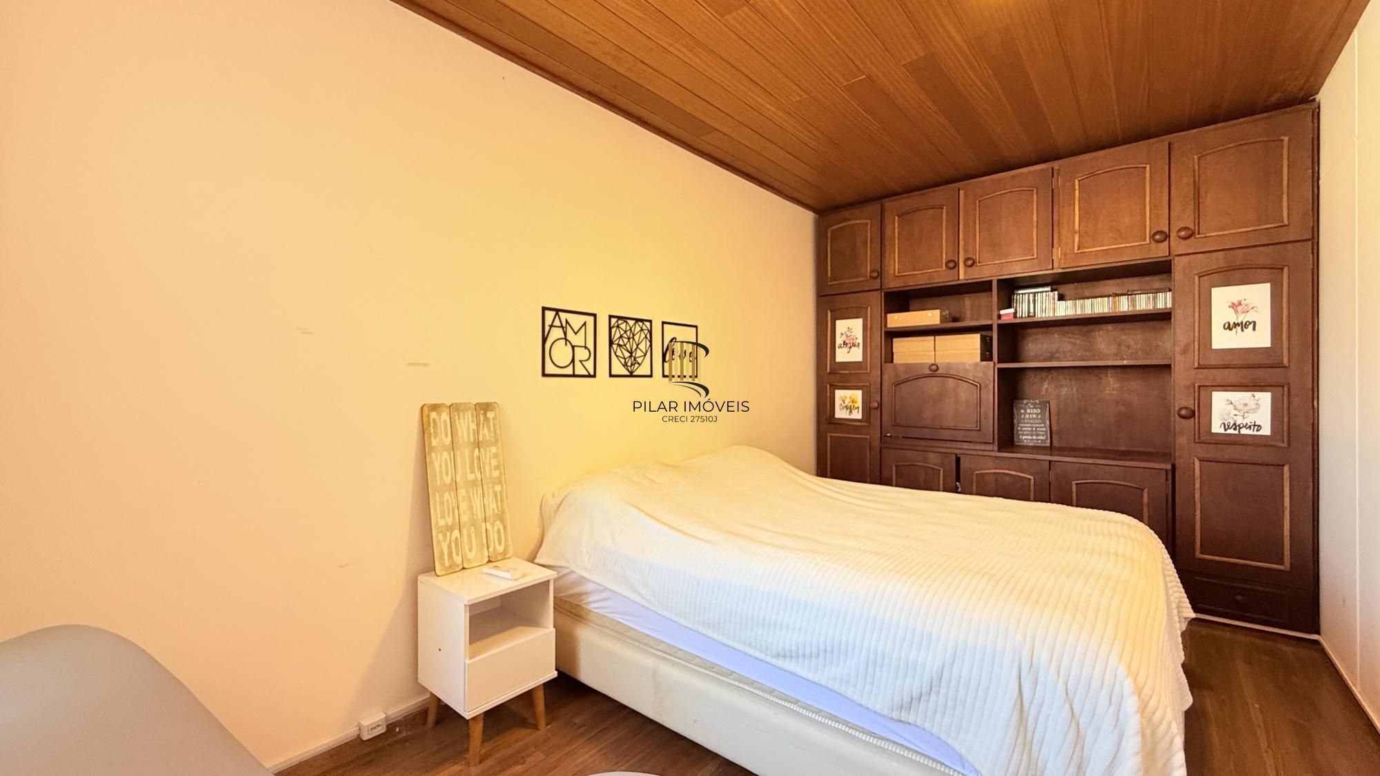 Casa 4 dormitórios no bairro Teresópolis