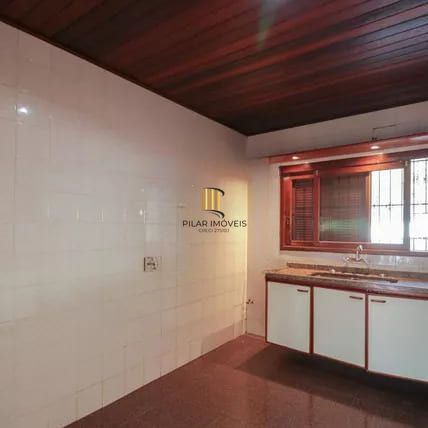 Casa à venda com 4 dormitorios no Bairro Nonoai - Porto Alegre