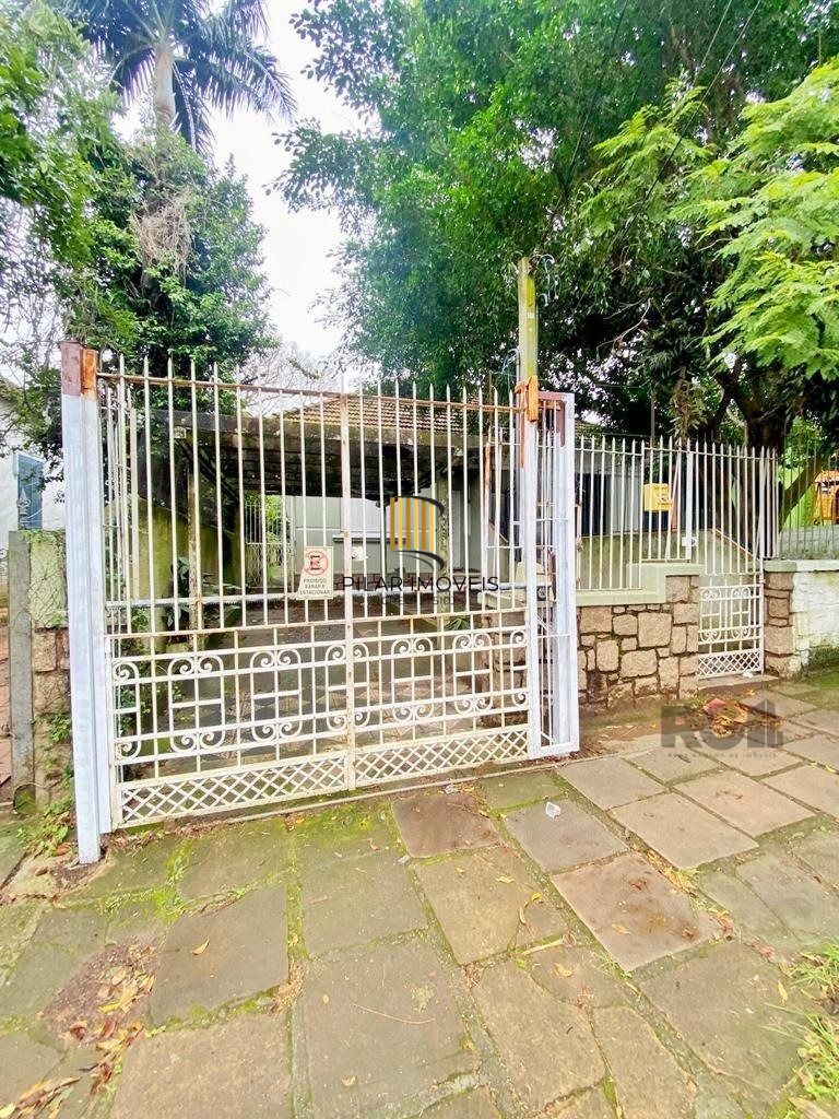 Casa 6 dormitórios no bairro Teresópolis