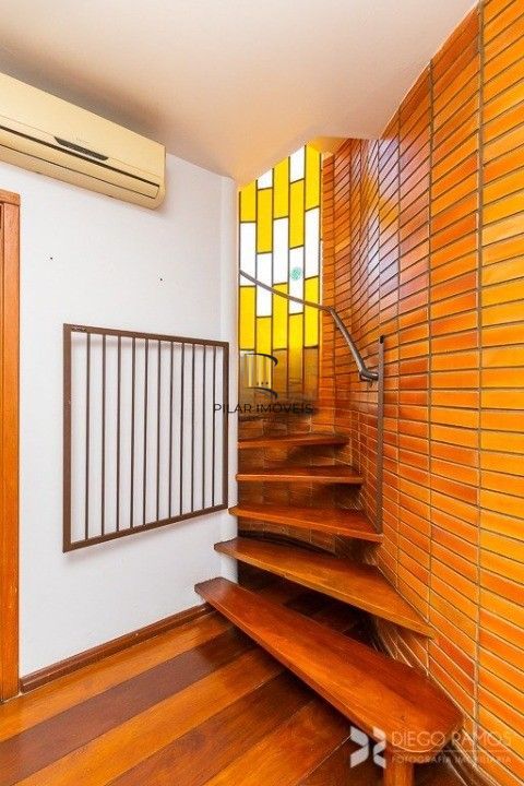 Cobertura com 2 quartos e 128m² à venda em Mont Serrat, Porto Alegre.