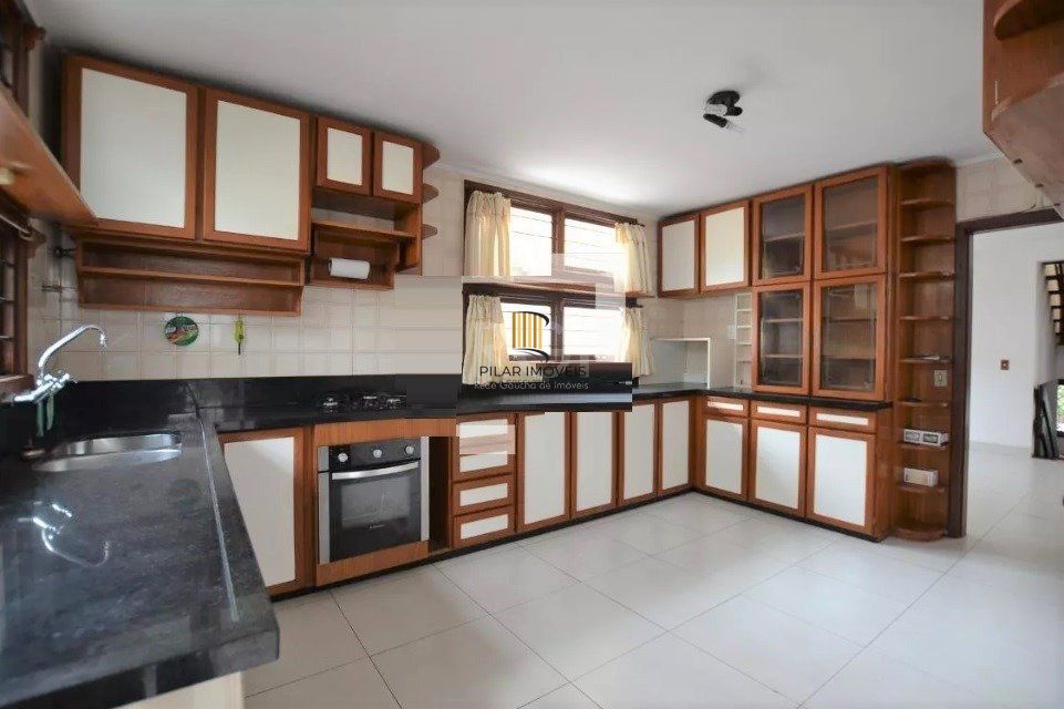 Casa para Venda - 267m², 4 dormitórios, sendo 1 suites, 2 vagas - Tristeza