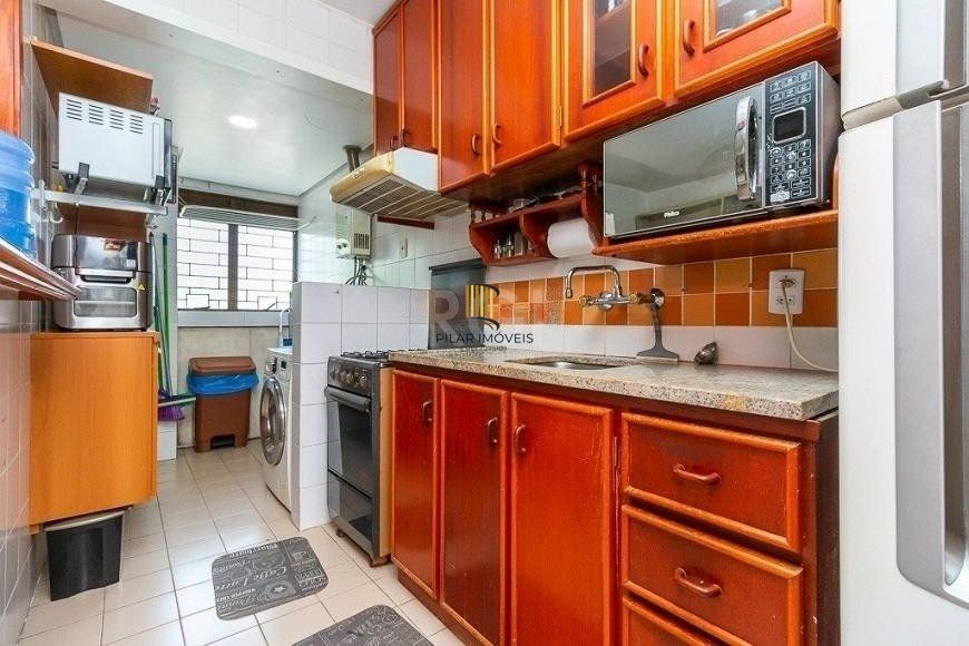 Apartamento para Venda - 43m², semi mobiliado, 1 dormitório, churrasqueira e 1 vaga de garagem no bairro Partenon