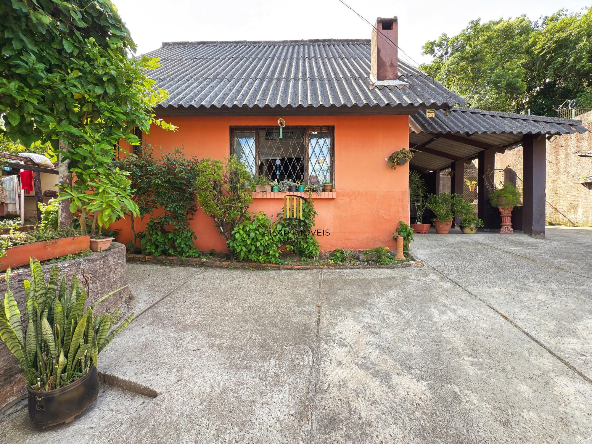 Casa residencial, 2 dormitórios no bairro Teresópolis