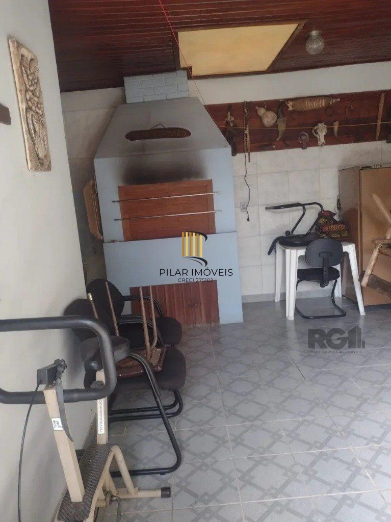 Casa de 2 dormitórios, bairro Vila Ipiranga