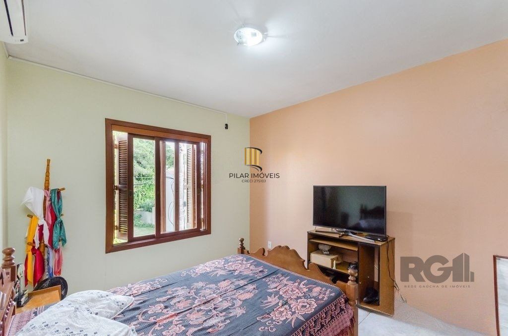 Casa em Condomínio, 166m² - 3 dormitórios, 2 vagas no bairro Guarujá