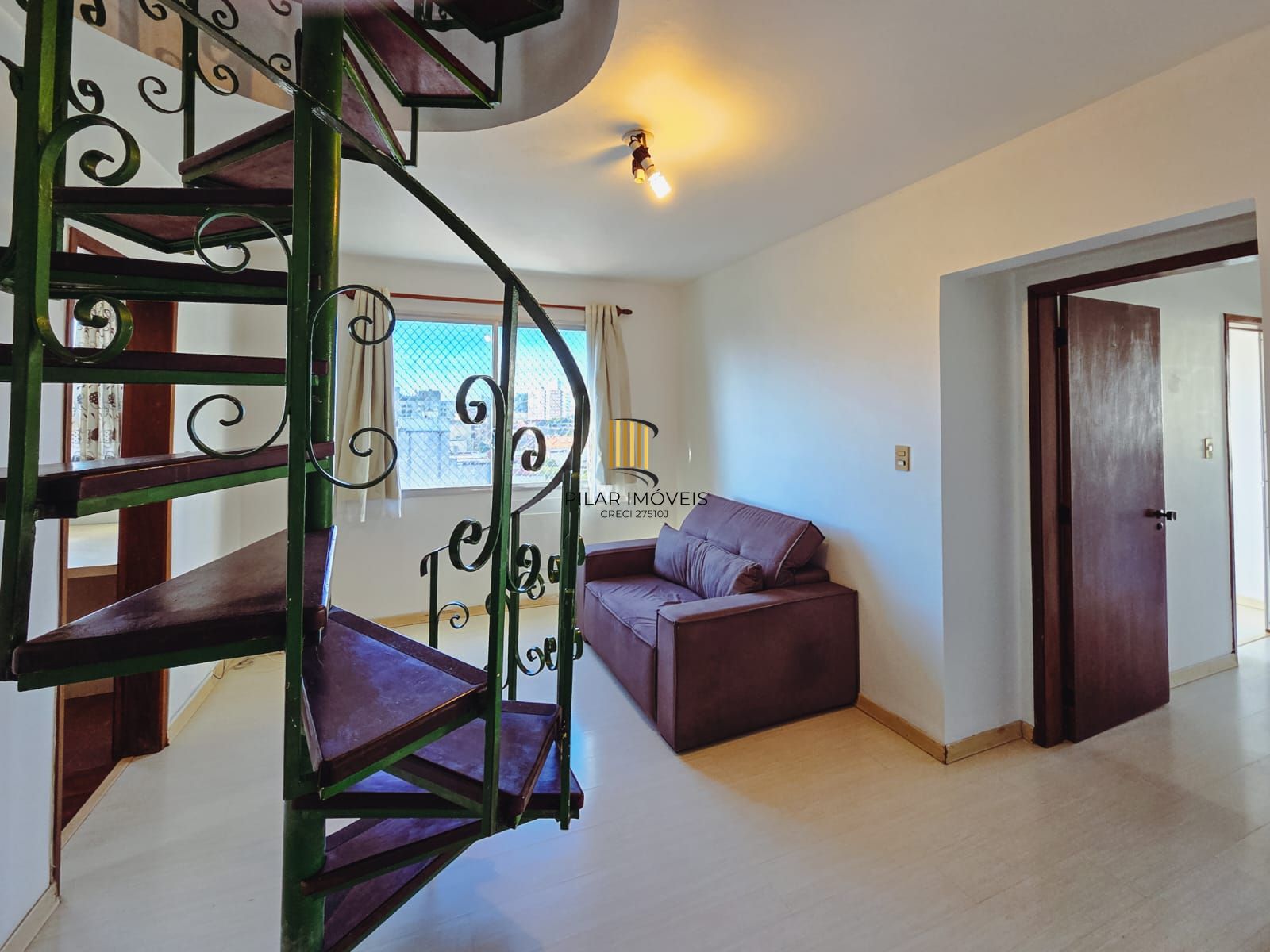 COBERTURA NO MENINO DEUS - 2 DORM, 2 BANH, 2 VAGAS COBERTAS - VISTA PANORÂMICA