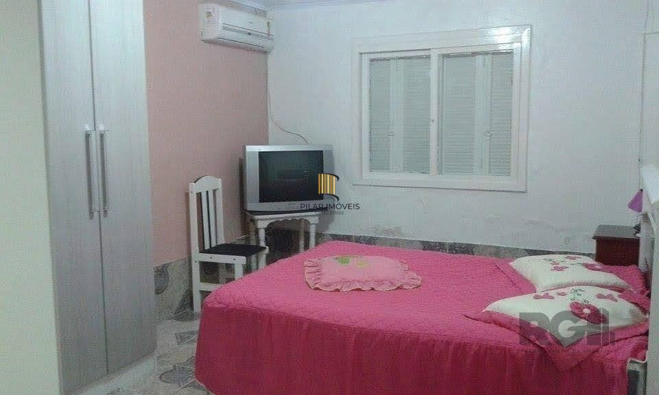 Casa de 3 dormitórios, no bairro Lomba do Pinheiro