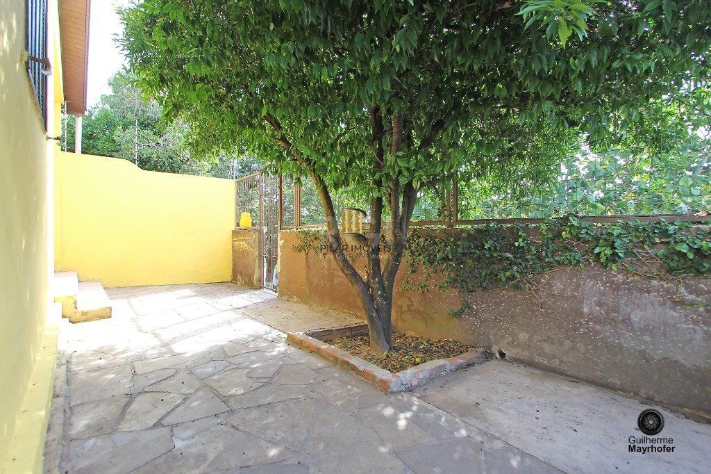 Casa para Venda - 150m², 2 dormitórios, 2 vagas - Nonoai