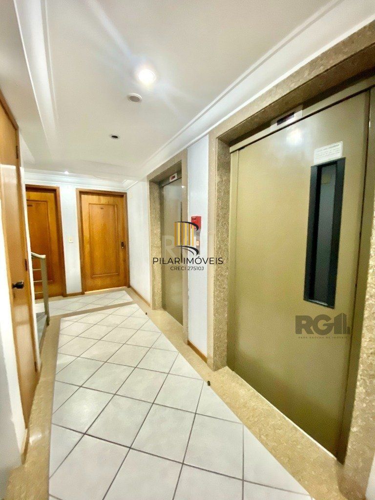 Apartamento 2 dormitórios com elevador e garagem no menino Deus