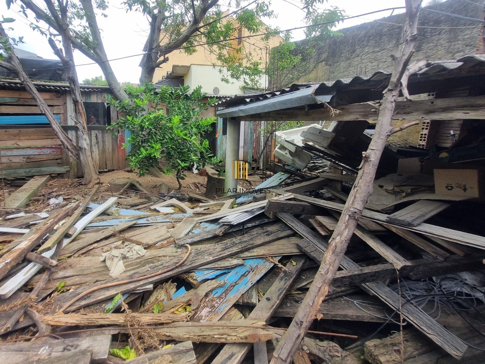 Terreno bem localizado com chalé e edícula – ótima oportunidade para investir!