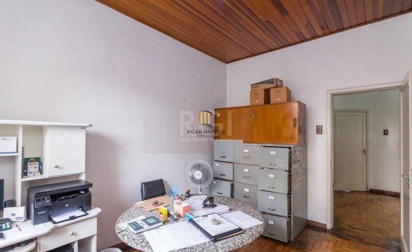 Predio para Venda - 120m², 3 dormitórios, 3 vagas - Partenon