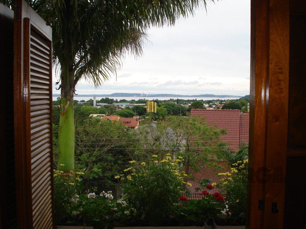 Casa 3 dormitórios no bairro Ipanema