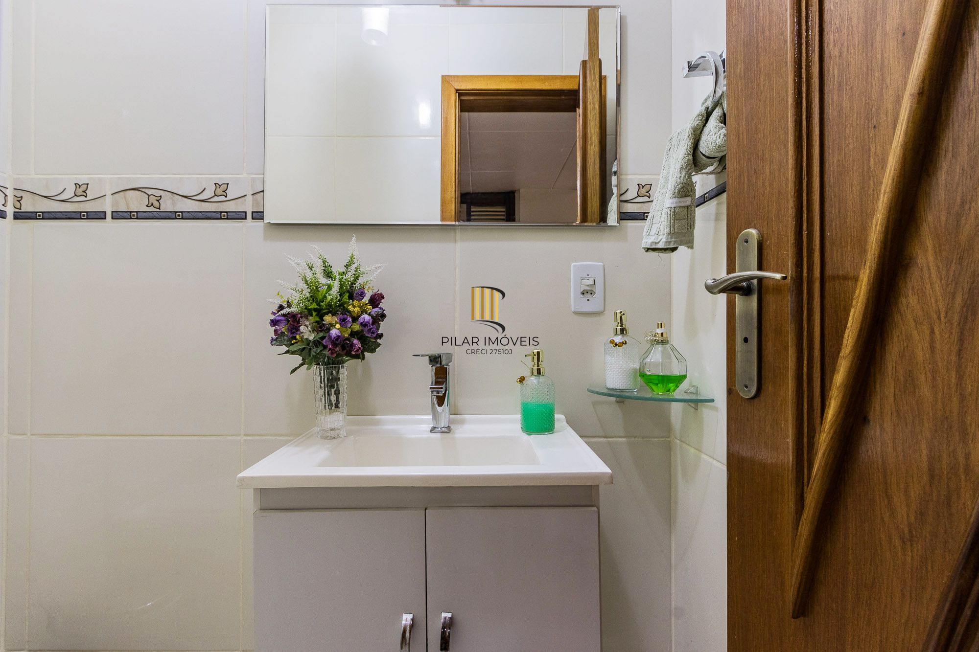 Apartamento de 3 dormitórios e 133m² à venda em Centro Histórico, Porto Alegre.