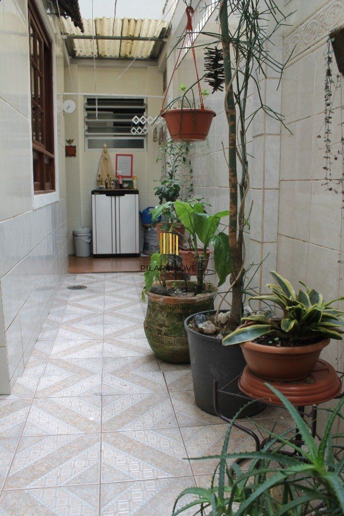 Apartamento de 3 dormitórios Térreo no bairro Moinhos de Vento