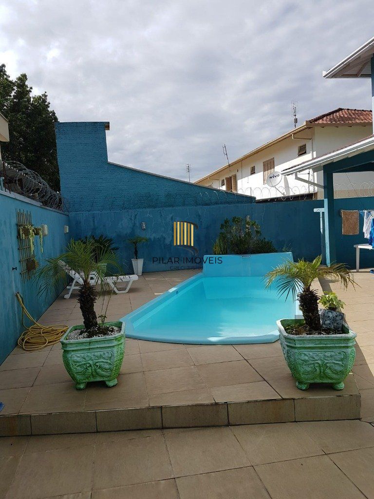 Casa 4 dormitórios no bairro Centenário