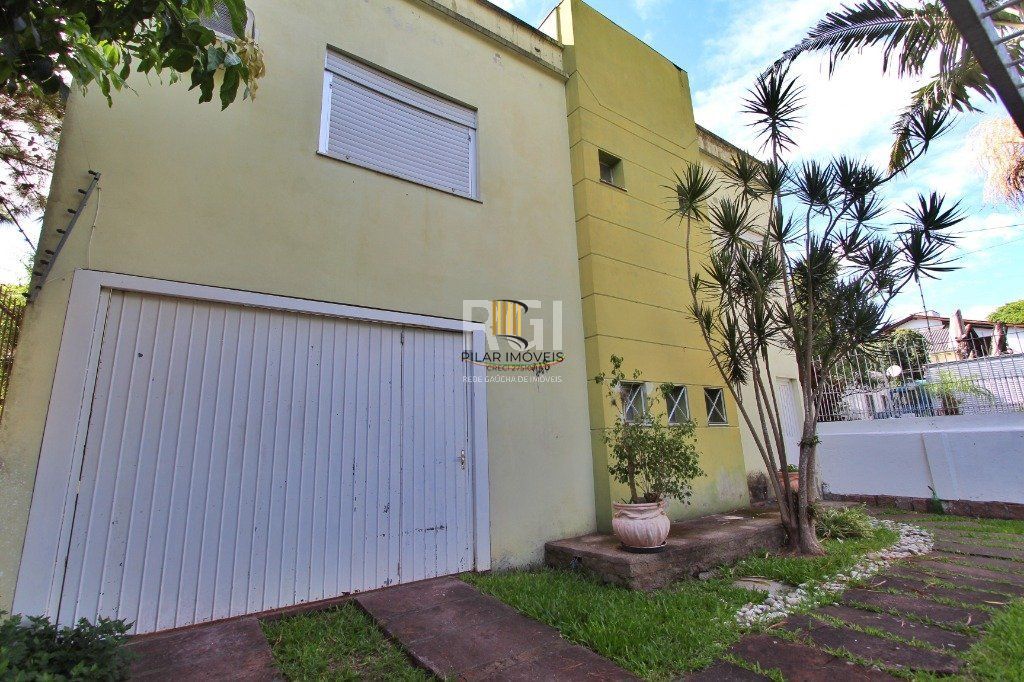 Casa para Venda - 199.68m², 3 dormitórios, sendo 1 suites, 4 vagas - Cristal