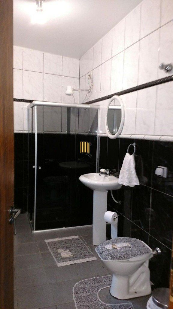 Casa de 3 dormitórios no bairro  Sarandi