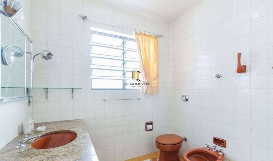 Casa para Venda - 327m², 4 dormitórios, sendo 1 suites, 3 vagas - Chácara das Pedras