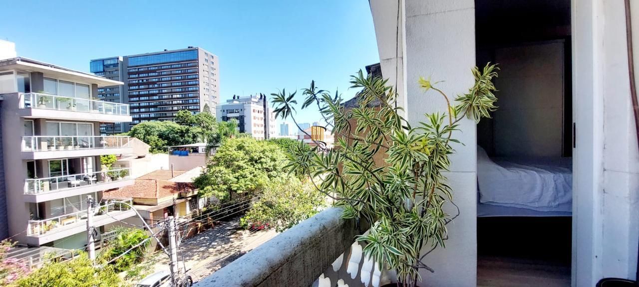 Apartamento de 2 dormitórios à venda no Menino Deus