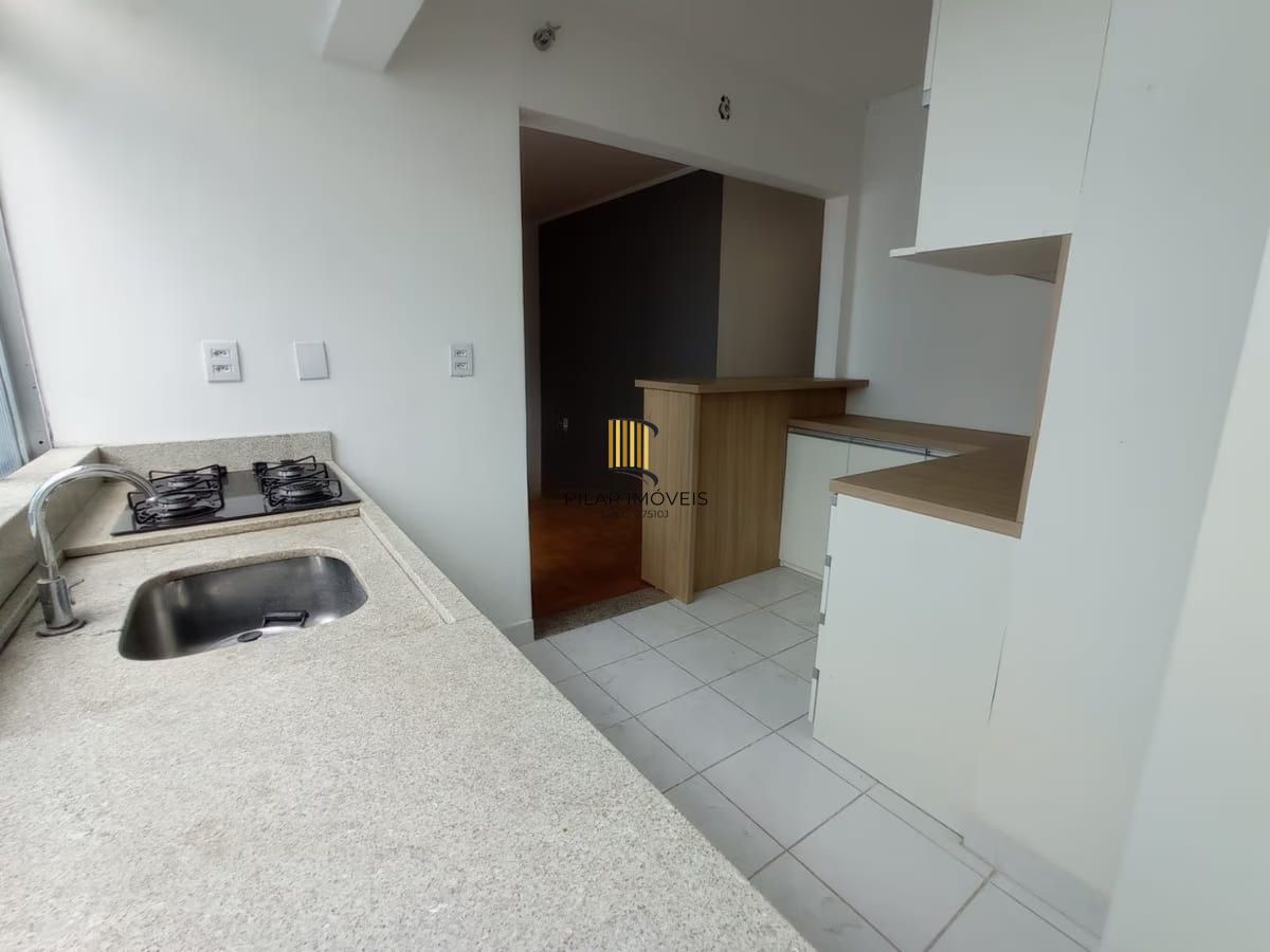 Apartamento de 1 dormitório à venda em Menino Deus, Porto Alegre.