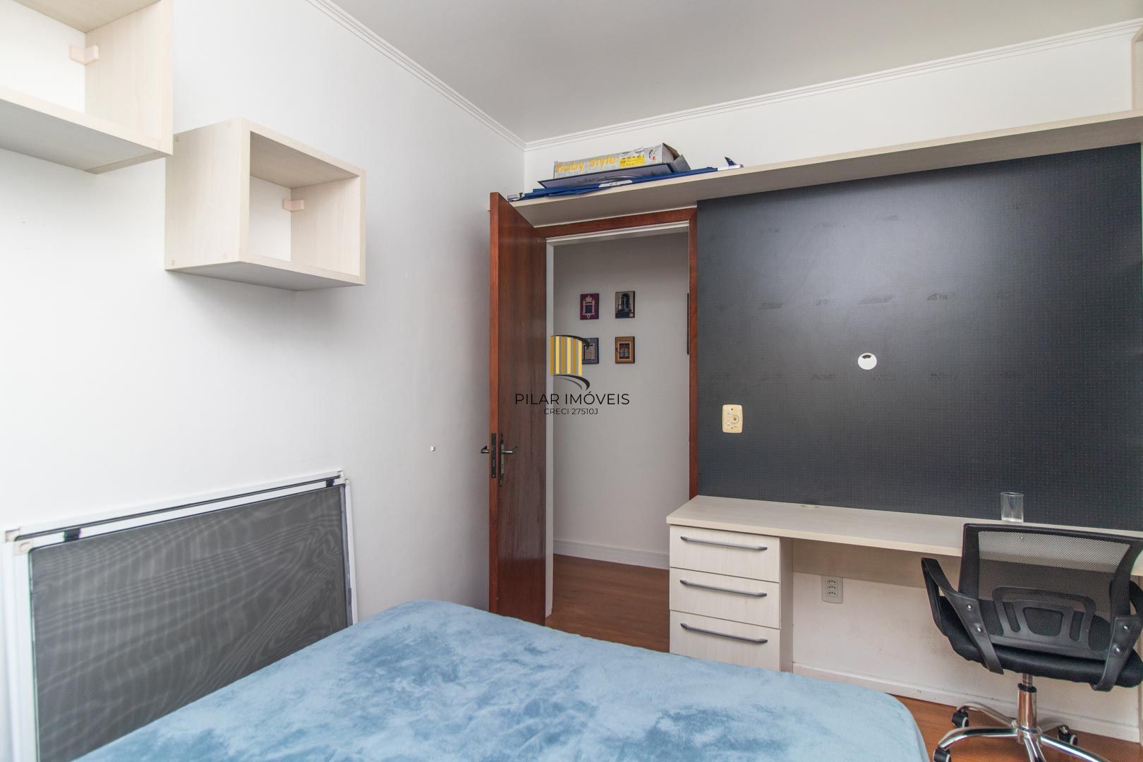 Apartamento de 2 dormitórios á venda no Bairro Teresópolis - Porto Alegre.