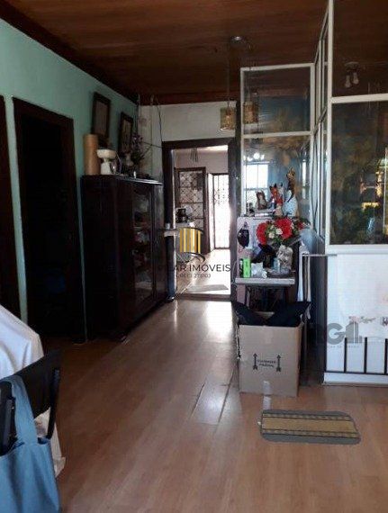 Casa para Venda - 200m², 5 dormitórios, sendo 1 suites, 4 vagas - Glória