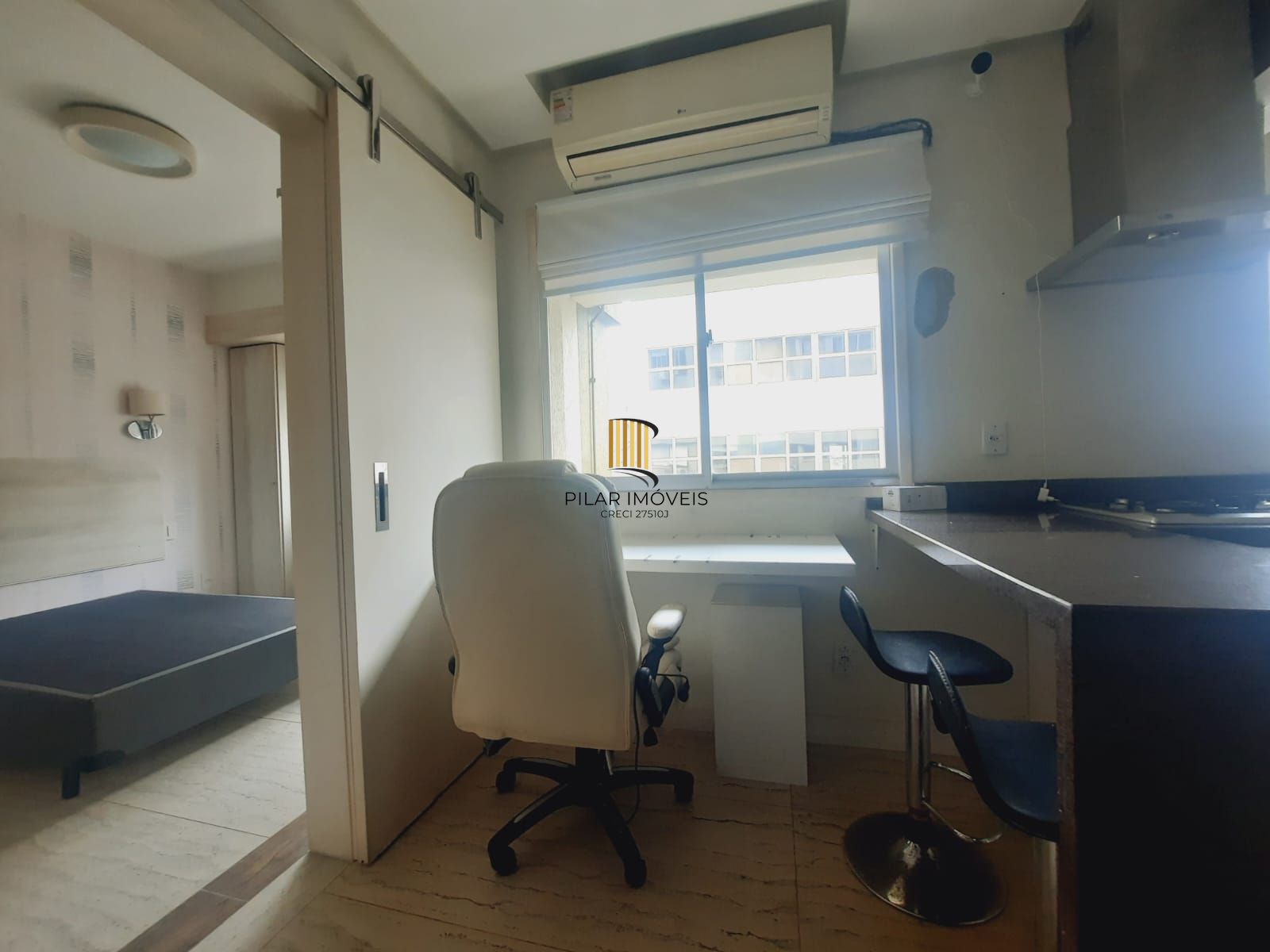 Apartamento mobiliado no Residence Suite Service em Porto Alegre, RS.