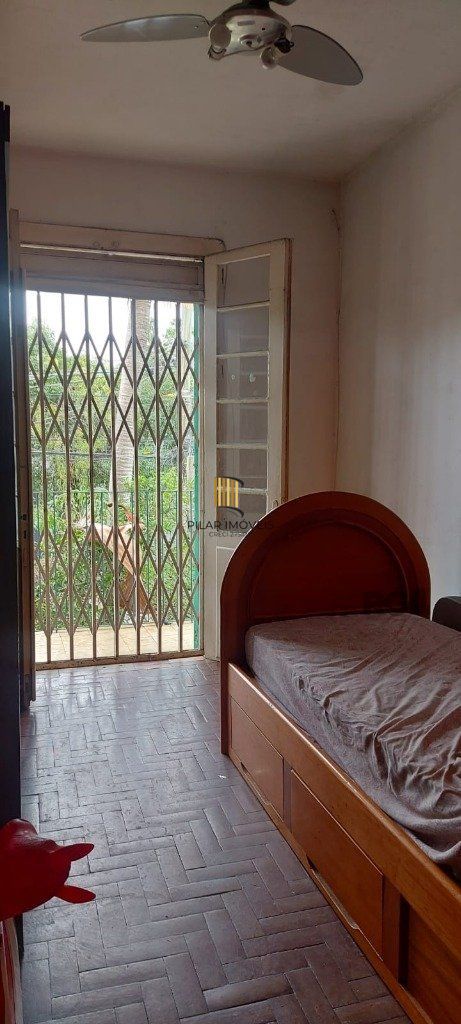 Casa 3 dormitórios quase esquina Av. Nonoai.