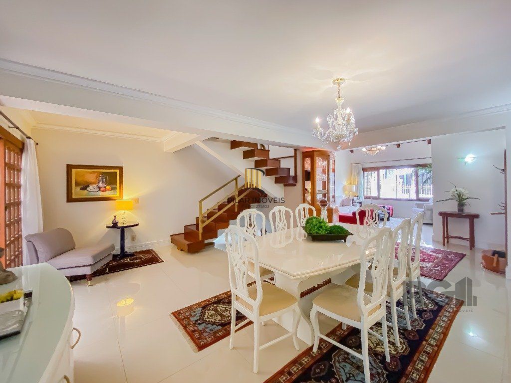 Casa alto padrão, 500m² privativos com linda vista da cidade no Morro Apamecor