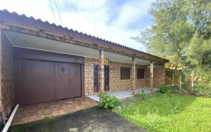 2 casas no pátio em Magistério