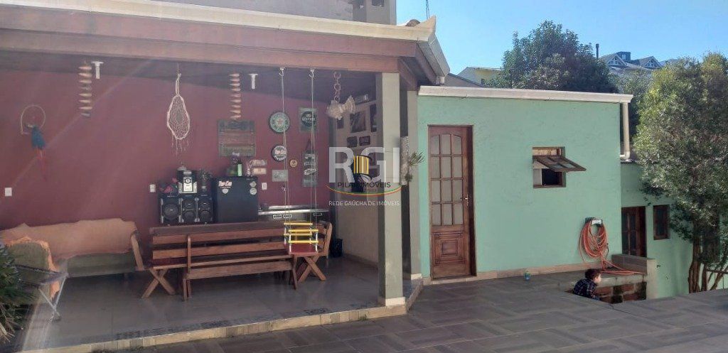 Casa para Venda - 214m², 2 dormitórios, 4 vagas - Parque Santa Fé