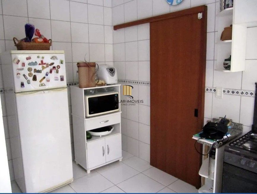 Casa 4 dormitórios no bairro Glória