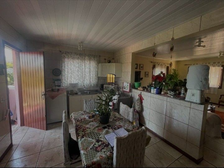 Casa 4 dormitórios no bairro Cecília