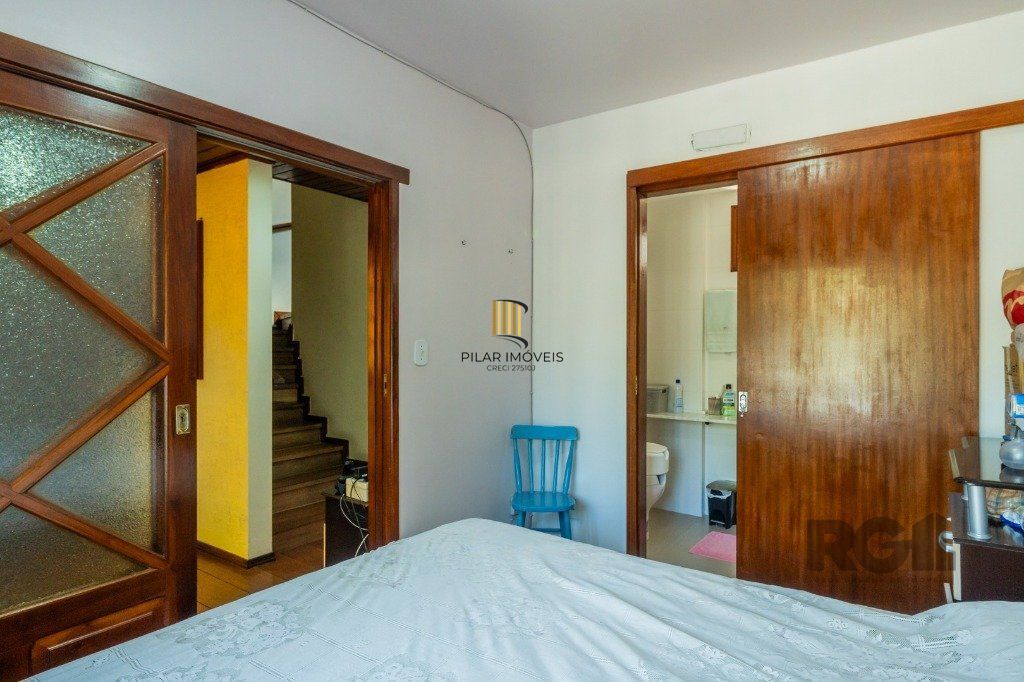 Casa com 4 dormitórios no bairro Gloria