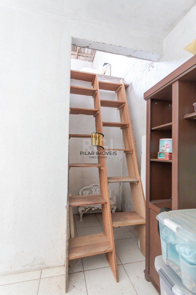 Casa 4 Dormitório(s) Bairro Glória