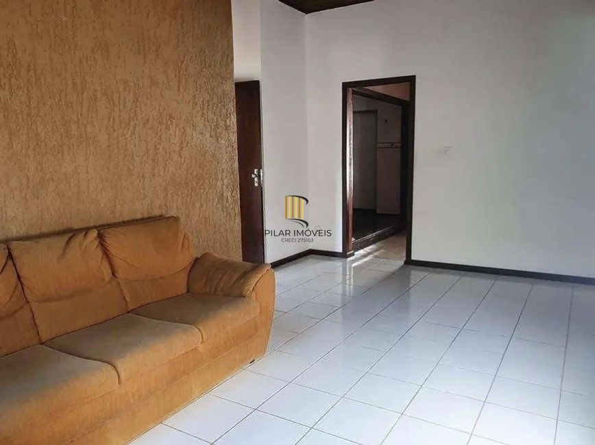 Casa 4 dormitórios no bairro Glória