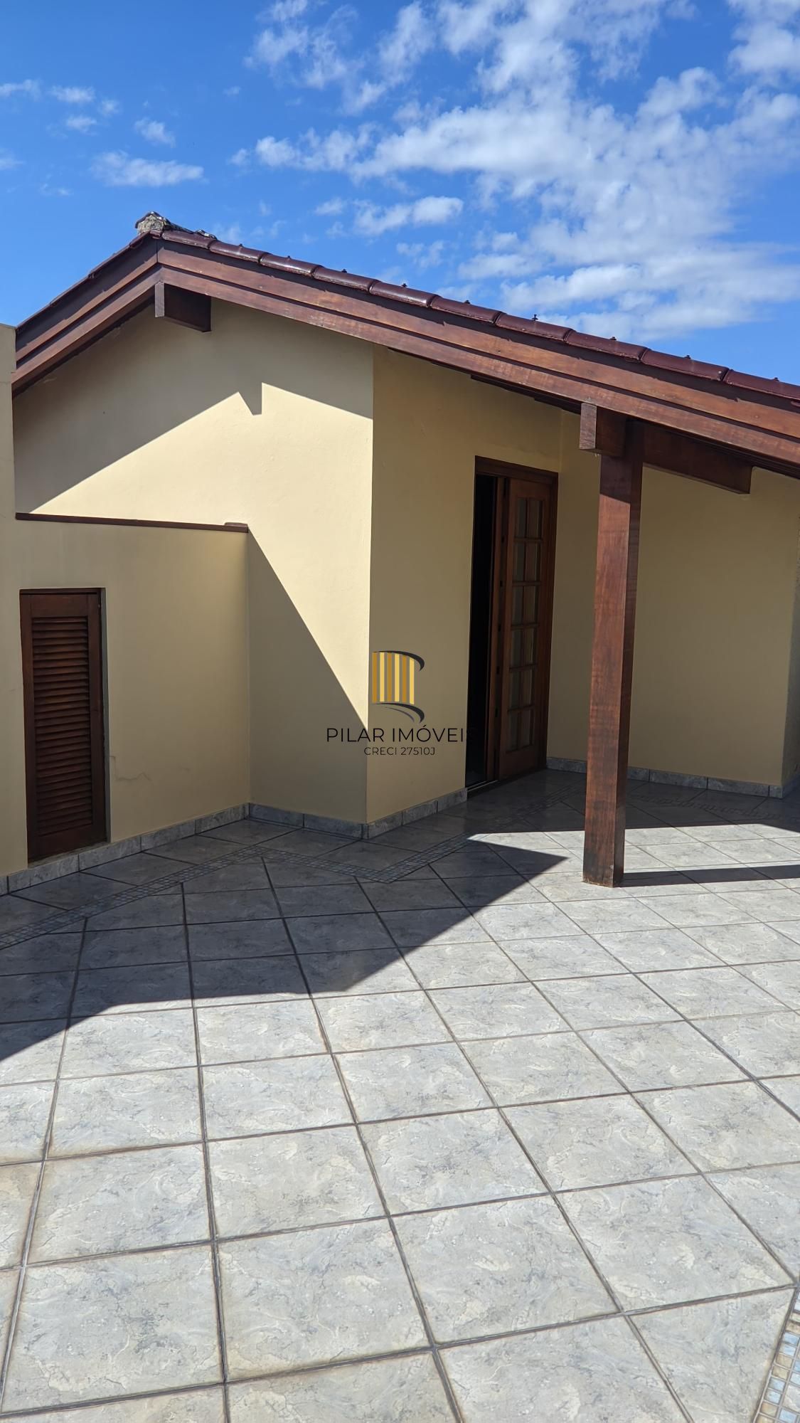 Casa 348m², 4 dormitórios, 2 vagas no bairro Nonoai