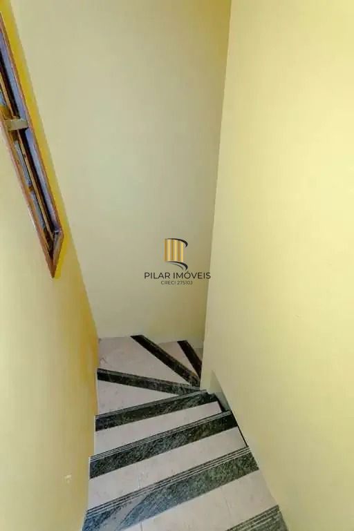 Casa à venda com 3 dormitórios, 1 suíte e espaço gourmet em terreno alto