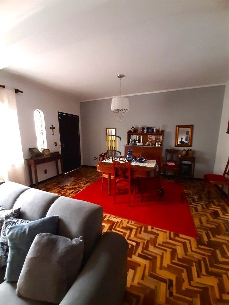 Casa 210m² - 3 dormitórios, 2 vagas