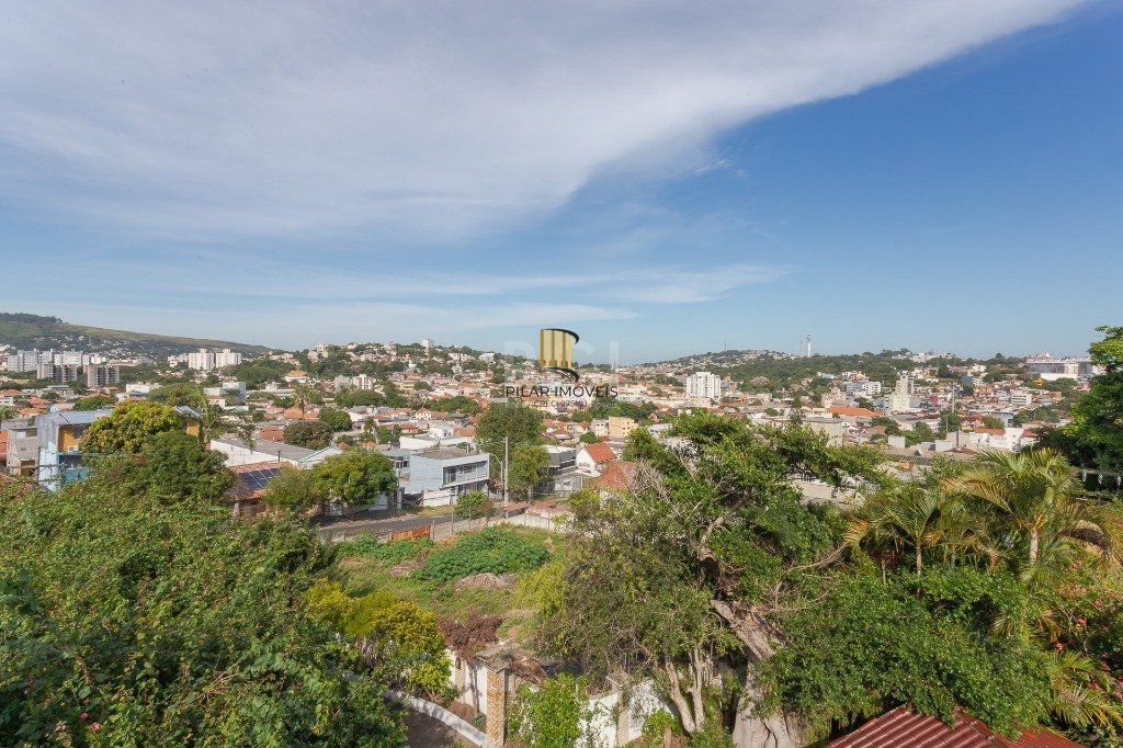 Casa 4 Dormitório(s) Bairro Glória