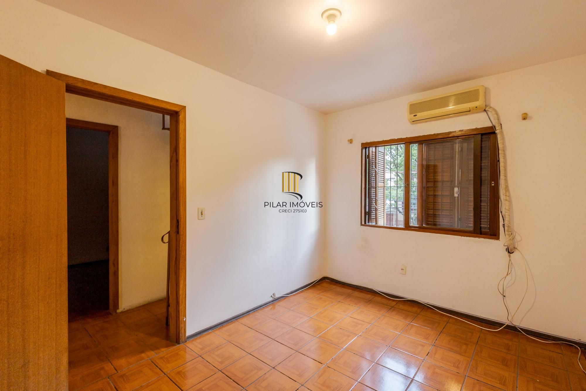 Casa para Venda - 210m², 4 dormitórios, 2 vagas - Petrópolis
