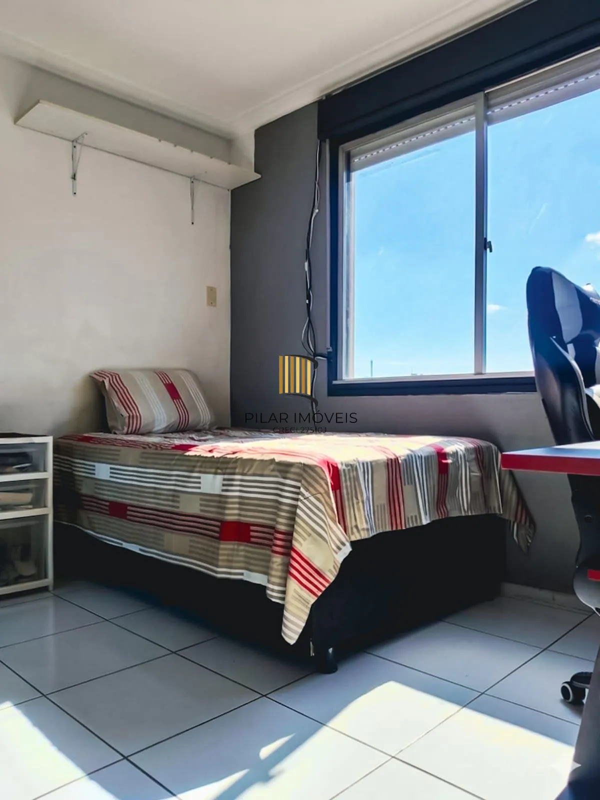 APTO DE 1 DORM, EM ANDAR ALTO, BEM ILUMINADO E AREJADO, COM BOX ROTATIVO. PROXIMO À TERCEIRA PERIMETRAL