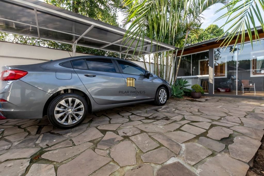 Casa de 2 dormitórios à venda no Bairro na Lomba do Pinheiro - Porto Alegre