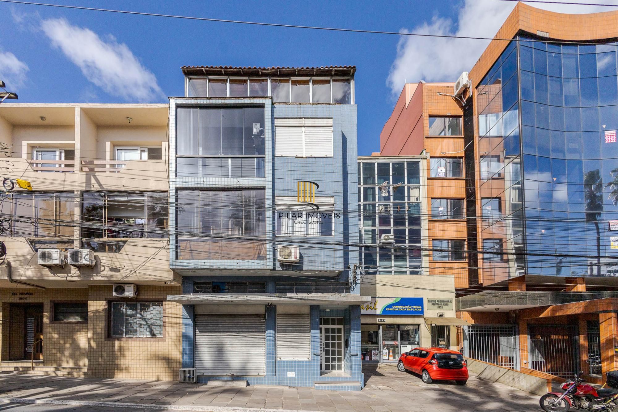 Apartamento de 02 dormitórios no bairro Petropolis em Porto alegre/RS.