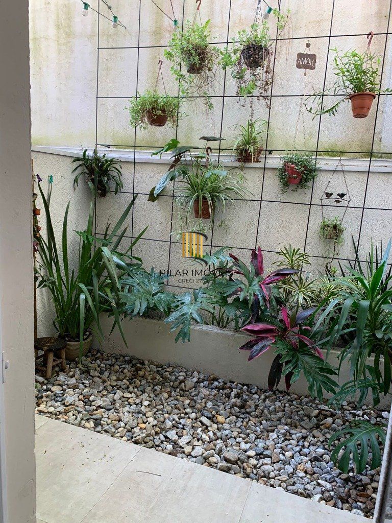 Casa em condomínio 69m² - 2 dormitórios suítes, 1 vaga no bairro Cavalhada